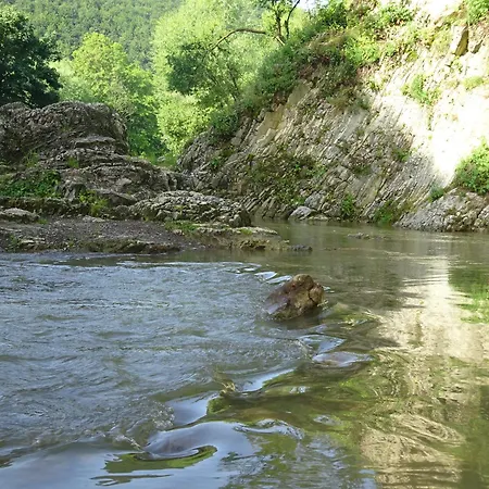 Zatyshna ホテル