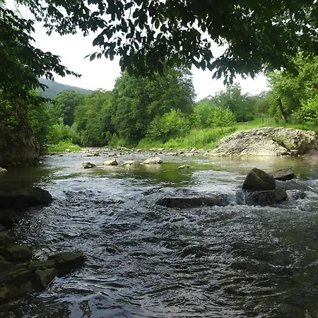 ホテル Zatyshna